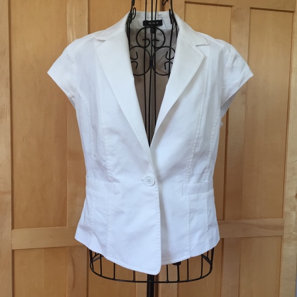 white short sleeve blazer